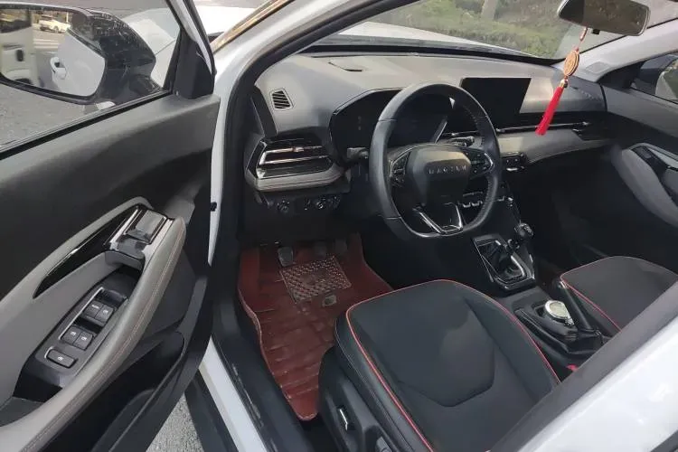 2020 BaoJun RS-3 1.5L 99HP L4 6MT,autocango,china used car exporter,china ev exporter,chinese used car exporter,chinese used ev exporter