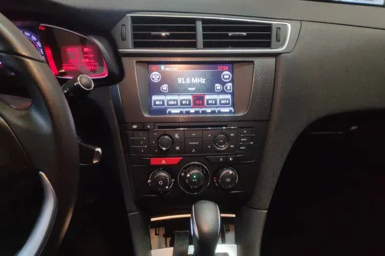 2016 DS 4S 1.2T 136HP L3 6AT,autocango,china used car exporter,china ev exporter,chinese used car exporter,chinese used ev exporter