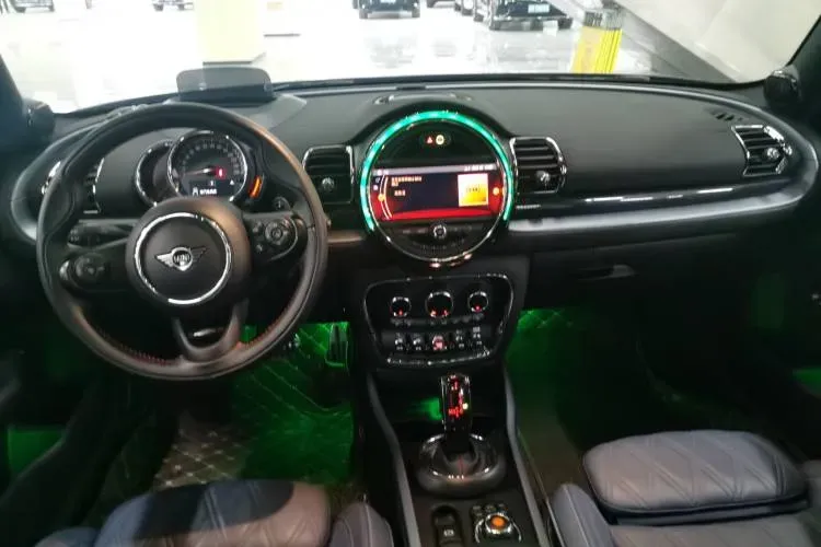 2020 MINI JCW CLUBMAN 2.0T 272HP L4 8AT,autocango,china used car exporter,china ev exporter,chinese used car exporter,chinese used ev exporter