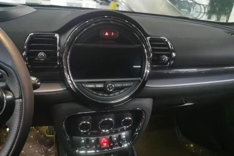 2020 MINI JCW CLUBMAN 2.0T 272HP L4 8AT,autocango,china used car exporter,china ev exporter,chinese used car exporter,chinese used ev exporter