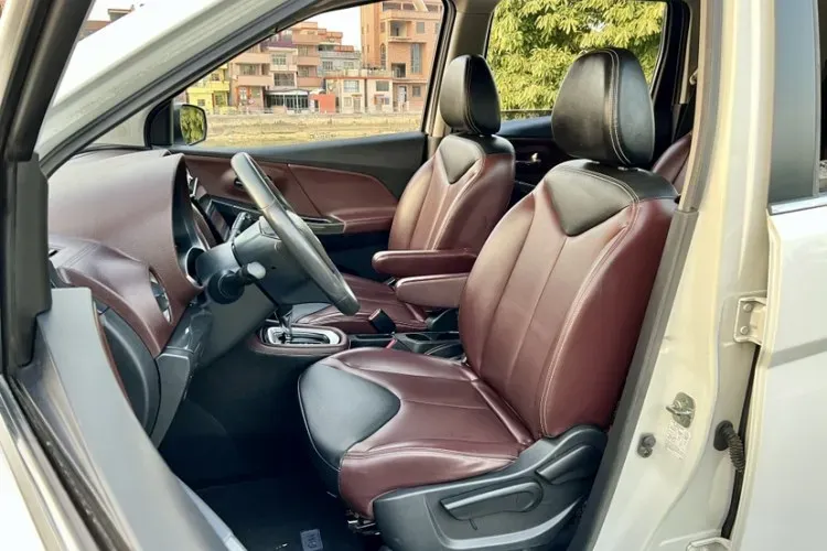 2017 Venucia M50V 1.6L 124HP L4 CVT,autocango,china used car exporter,china ev exporter,chinese used car exporter,chinese used ev exporter