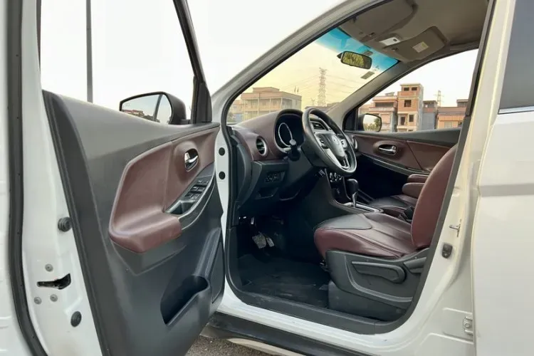 2017 Venucia M50V 1.6L 124HP L4 CVT,autocango,china used car exporter,china ev exporter,chinese used car exporter,chinese used ev exporter