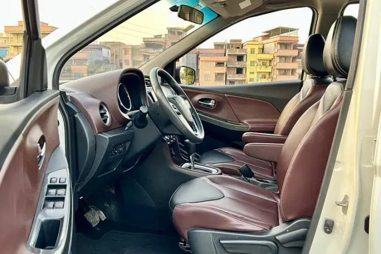 2017 Venucia M50V 1.6L 124HP L4 CVT,autocango,china used car exporter,china ev exporter,chinese used car exporter,chinese used ev exporter