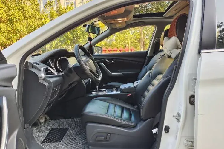 2017 Venucia T90 2.0L 144HP L4 CVT,autocango,china used car exporter,china ev exporter,chinese used car exporter,chinese used ev exporter