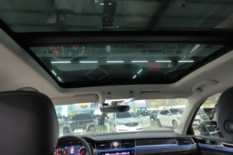 2018 Volkswagen Phideon 2.0T 224HP L4 7DCT,autocango,china used car exporter,china ev exporter,chinese used car exporter,chinese used ev exporter