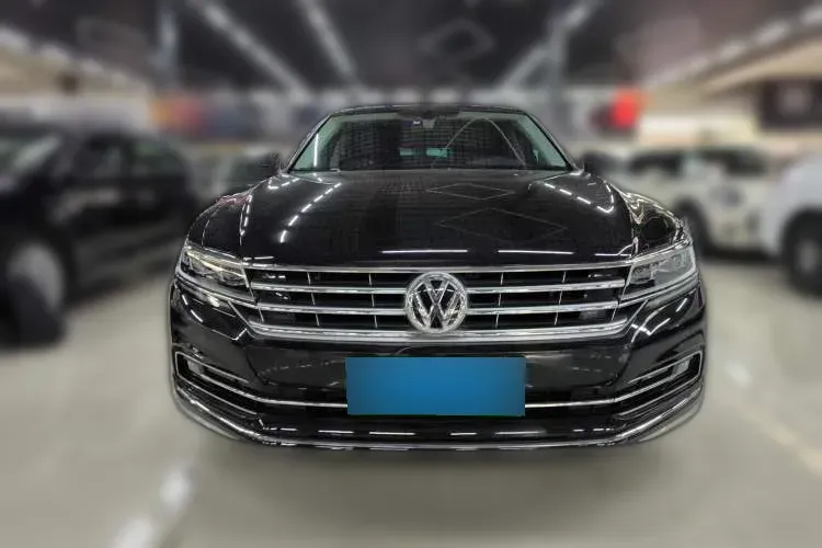 2018 Volkswagen Phideon 2.0T 224HP L4 7DCT,autocango,china used car exporter,china ev exporter,chinese used car exporter,chinese used ev exporter