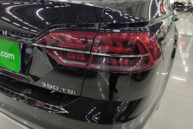 2018 Volkswagen Phideon 2.0T 224HP L4 7DCT,autocango,china used car exporter,china ev exporter,chinese used car exporter,chinese used ev exporter