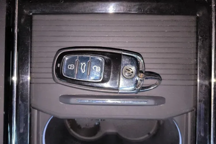 2018 Volkswagen Phideon 2.0T 224HP L4 7DCT,autocango,china used car exporter,china ev exporter,chinese used car exporter,chinese used ev exporter