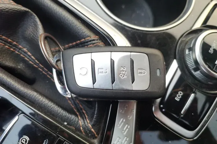 2017 ChangAn CS95 2.0T 233HP L4 6AT,autocango,china used car exporter,china ev exporter,chinese used car exporter,chinese used ev exporter