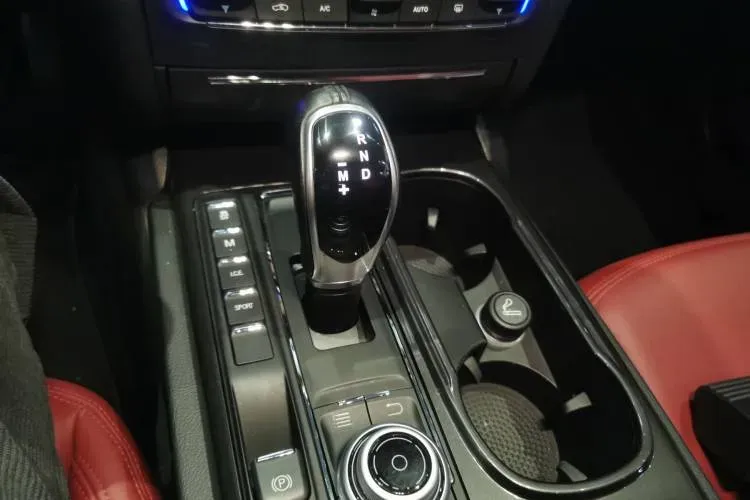 2020 Maserati MC20 3.0T 630HP V6 8DCT,autocango,china used car exporter,china ev exporter,chinese used car exporter,chinese used ev exporter