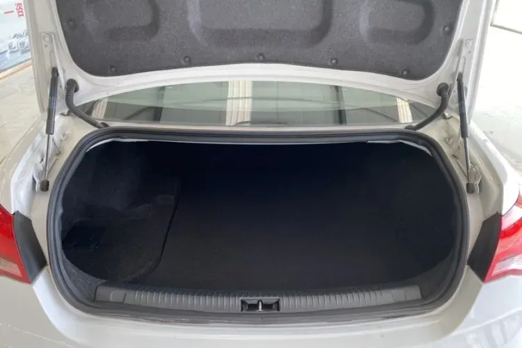 2016 Roewe e550 1.5L 109HP L4 2AT PHEV 12KWH,autocango,china used car exporter,china ev exporter,chinese used car exporter,chinese used ev exporter