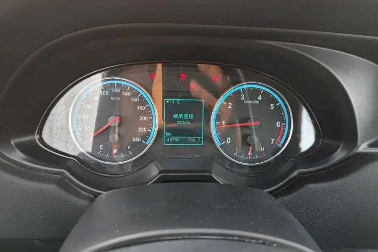 2017 Brilliance Auto H530 1.6L 118HP L4 5MT,autocango,china used car exporter,china ev exporter,chinese used car exporter,chinese used ev exporter