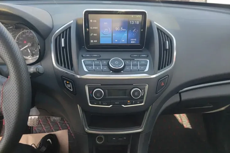 2017 DongFeng Aeolus AX5 1.4T 140HP L4 5MT,autocango,china used car exporter,china ev exporter,chinese used car exporter,chinese used ev exporter