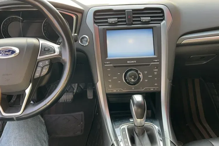 2013 Ford Mondeo 2.0T 242HP L4 6AT,autocango,china used car exporter,china ev exporter,chinese used car exporter,chinese used ev exporter