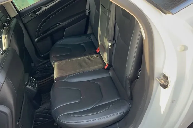 2013 Ford Mondeo 2.0T 242HP L4 6AT,autocango,china used car exporter,china ev exporter,chinese used car exporter,chinese used ev exporter