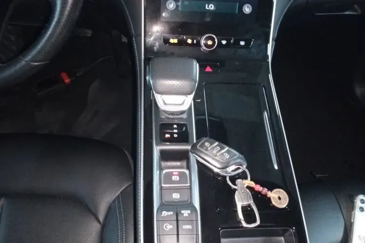 2020 Rising Auto ER6 BEV 69.9KWH,autocango,china used car exporter,china ev exporter,chinese used car exporter,chinese used ev exporter