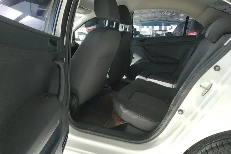 2016 Volkswagen Santana 1.6L 110HP L4 5MT,autocango,china used car exporter,china ev exporter,chinese used car exporter,chinese used ev exporter