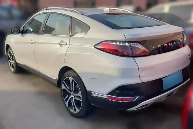 2017 Venucia T90 2.0L 144HP L4 CVT,autocango,china used car exporter,china ev exporter,chinese used car exporter,chinese used ev exporter