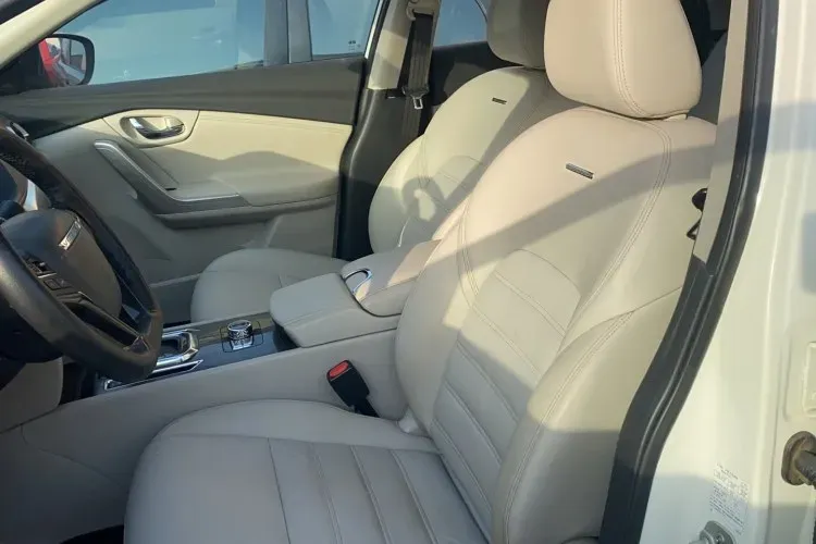 2017 Venucia T90 2.0L 144HP L4 CVT,autocango,china used car exporter,china ev exporter,chinese used car exporter,chinese used ev exporter