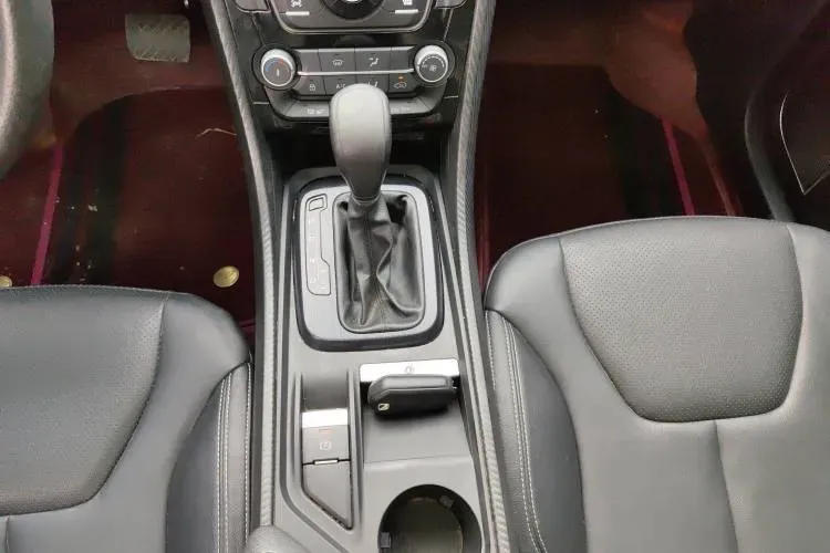 2016 JMC YuSheng S330 1.5T 163HP L4 6AT,autocango,china used car exporter,china ev exporter,chinese used car exporter,chinese used ev exporter