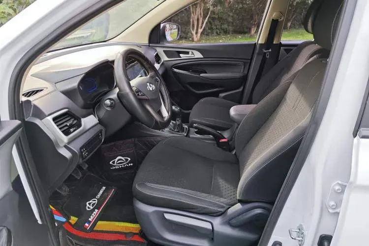 2019 ChangAn Oshan A800 1.6L 125HP L4 5MT,autocango,china used car exporter,china ev exporter,chinese used car exporter,chinese used ev exporter