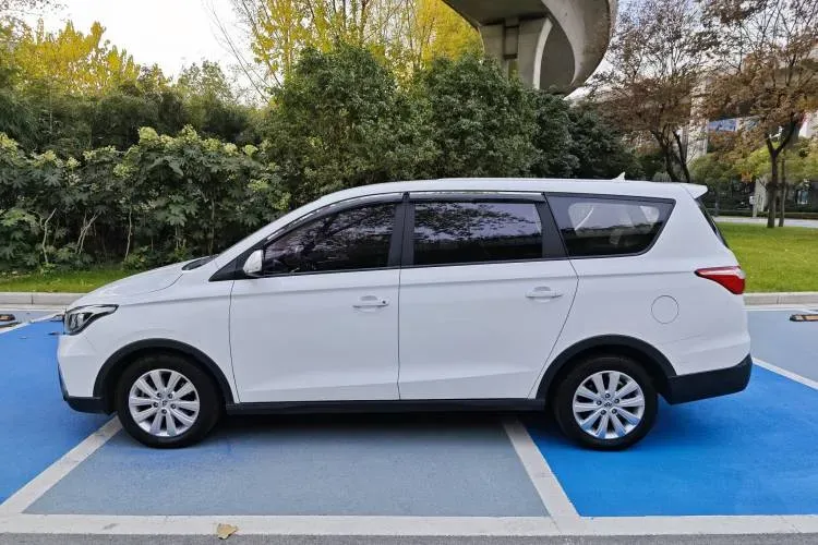 2019 ChangAn Oshan A800 1.6L 125HP L4 5MT,autocango,china used car exporter,china ev exporter,chinese used car exporter,chinese used ev exporter