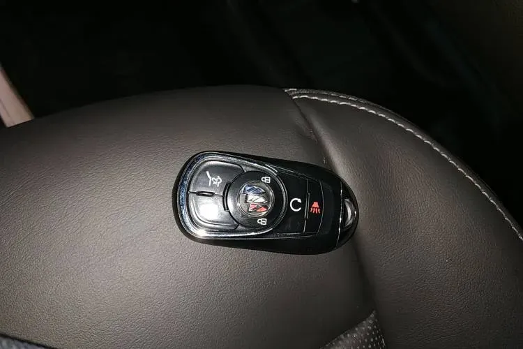 2020 Buick Enclave 2.0T 237HP L4 9AT,autocango,china used car exporter,china ev exporter,chinese used car exporter,chinese used ev exporter