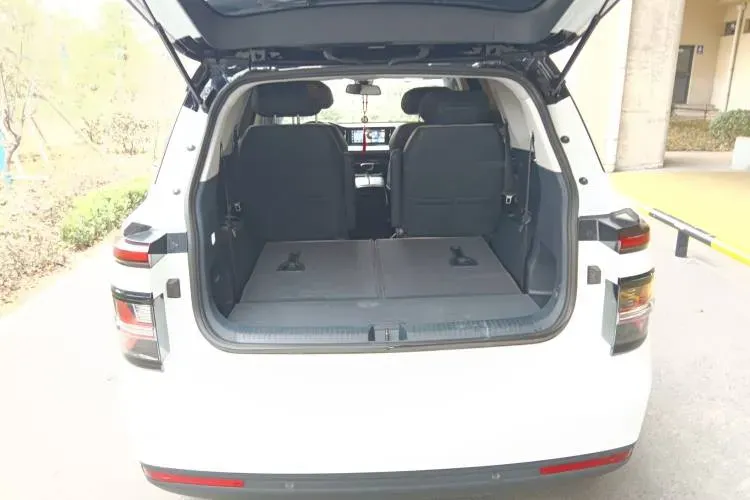 2019 BaoJun RM-5 1.5T 147HP L4 CVT,autocango,china used car exporter,china ev exporter,chinese used car exporter,chinese used ev exporter