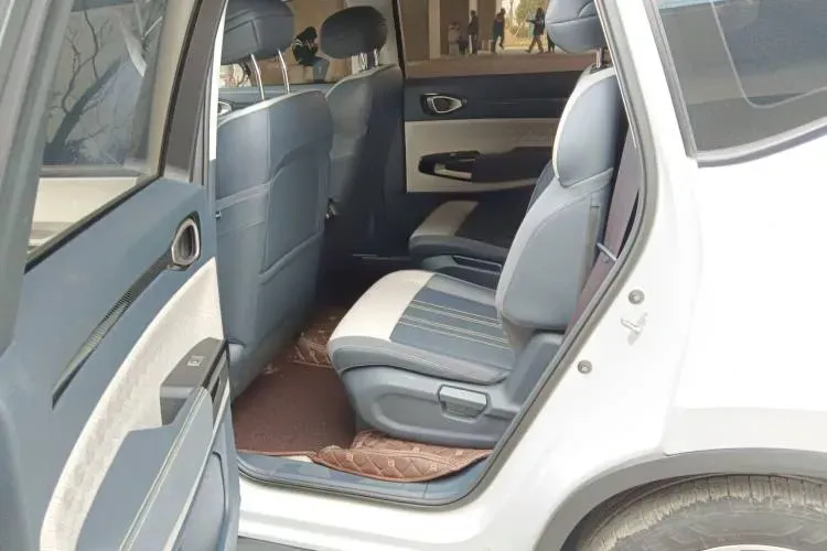 2019 BaoJun RM-5 1.5T 147HP L4 CVT,autocango,china used car exporter,china ev exporter,chinese used car exporter,chinese used ev exporter