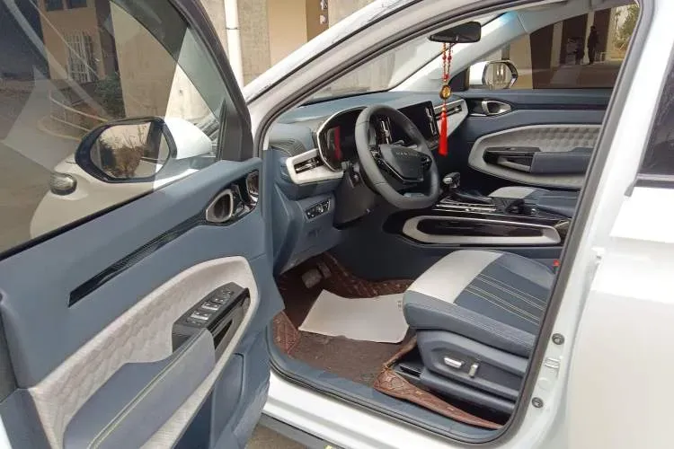 2019 BaoJun RM-5 1.5T 147HP L4 CVT,autocango,china used car exporter,china ev exporter,chinese used car exporter,chinese used ev exporter