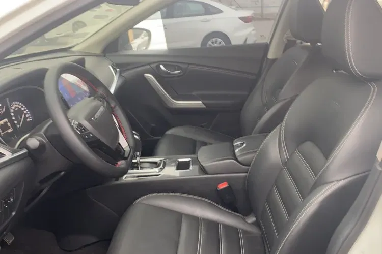 2017 Venucia T90 2.0L 144HP L4 CVT,autocango,china used car exporter,china ev exporter,chinese used car exporter,chinese used ev exporter