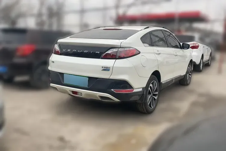 2017 Venucia T90 2.0L 144HP L4 CVT,autocango,china used car exporter,china ev exporter,chinese used car exporter,chinese used ev exporter
