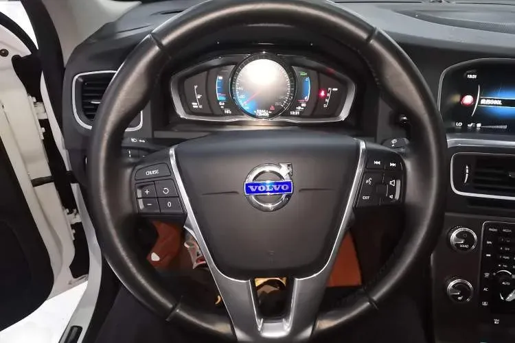 2015 Volvo S60 2.0T 238HP L4 8AT PHEV 11.2KWH,autocango,china used car exporter,china ev exporter,chinese used car exporter,chinese used ev exporter