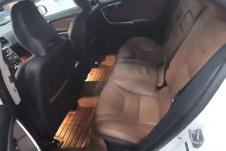 2015 Volvo S60 2.0T 238HP L4 8AT PHEV 11.2KWH,autocango,china used car exporter,china ev exporter,chinese used car exporter,chinese used ev exporter