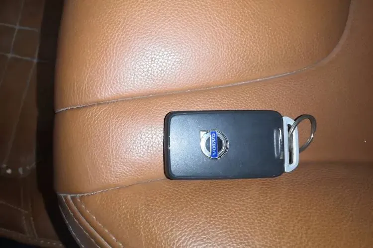 2015 Volvo S60 2.0T 238HP L4 8AT PHEV 11.2KWH,autocango,china used car exporter,china ev exporter,chinese used car exporter,chinese used ev exporter