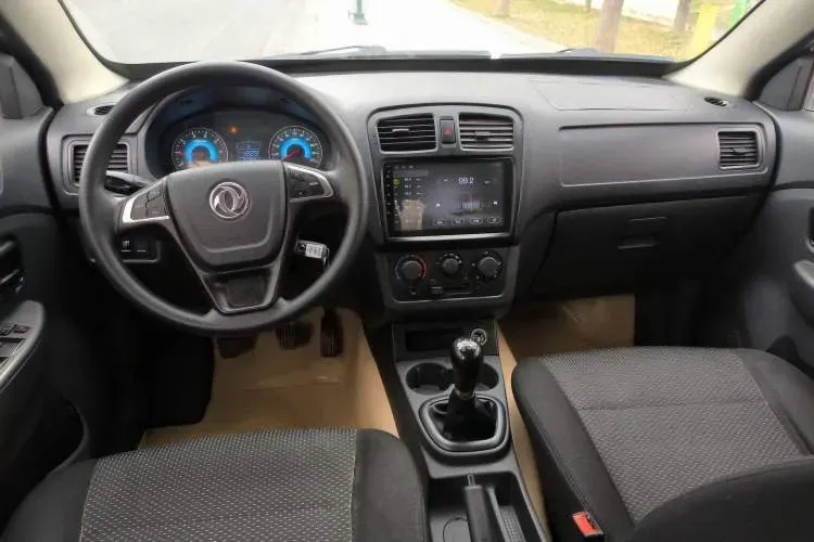 2018 DongFeng Fengon Fengon 330 1.5L 109HP L4 5MT,autocango,china used car exporter,china ev exporter,chinese used car exporter,chinese used ev exporter