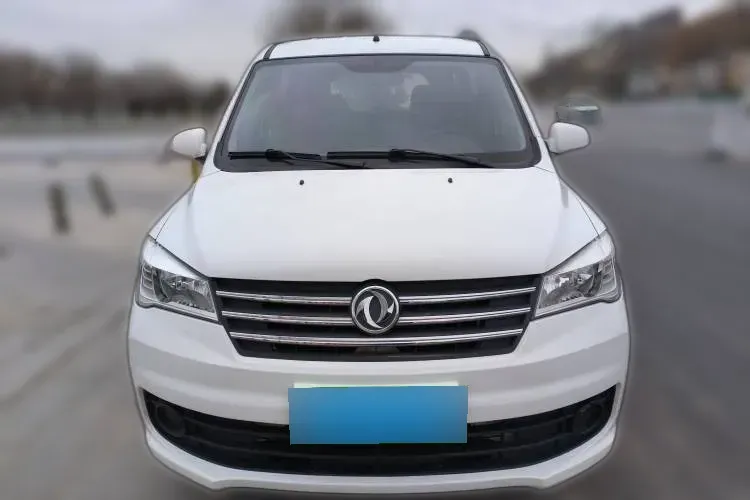 2018 DongFeng Fengon Fengon 330 1.5L 109HP L4 5MT,autocango,china used car exporter,china ev exporter,chinese used car exporter,chinese used ev exporter