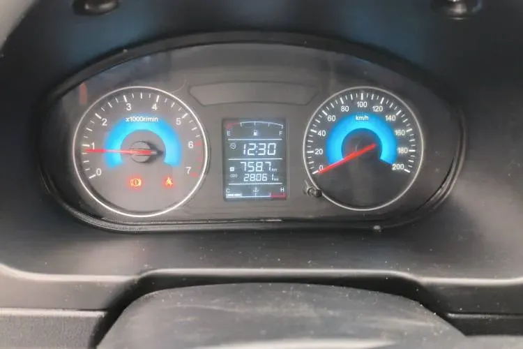 2018 DongFeng Fengon Fengon 330 1.5L 109HP L4 5MT,autocango,china used car exporter,china ev exporter,chinese used car exporter,chinese used ev exporter