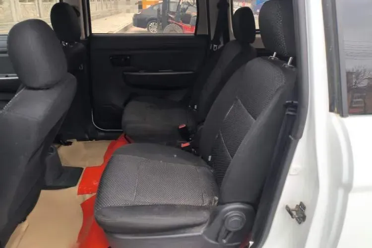 2018 DongFeng Fengon Fengon 330 1.5L 109HP L4 5MT,autocango,china used car exporter,china ev exporter,chinese used car exporter,chinese used ev exporter