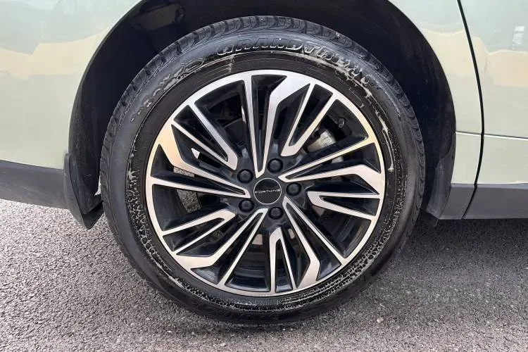 2022 DongFeng Forthing Yacht 1.5T 197HP L4 7DCT,autocango,china used car exporter,china ev exporter,chinese used car exporter,chinese used ev exporter