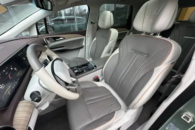 2022 DongFeng Forthing Yacht 1.5T 197HP L4 7DCT,autocango,china used car exporter,china ev exporter,chinese used car exporter,chinese used ev exporter