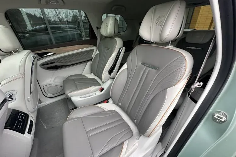 2022 DongFeng Forthing Yacht 1.5T 197HP L4 7DCT,autocango,china used car exporter,china ev exporter,chinese used car exporter,chinese used ev exporter