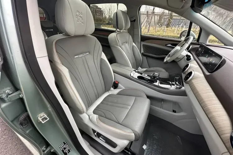 2022 DongFeng Forthing Yacht 1.5T 197HP L4 7DCT,autocango,china used car exporter,china ev exporter,chinese used car exporter,chinese used ev exporter