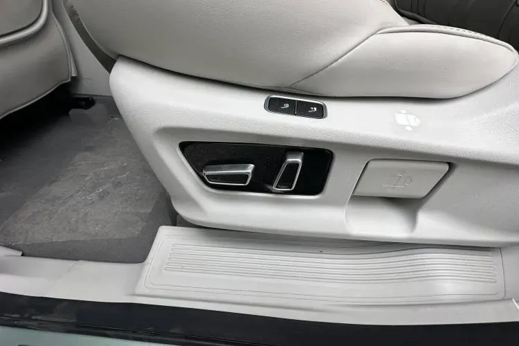 2022 DongFeng Forthing Yacht 1.5T 197HP L4 7DCT,autocango,china used car exporter,china ev exporter,chinese used car exporter,chinese used ev exporter