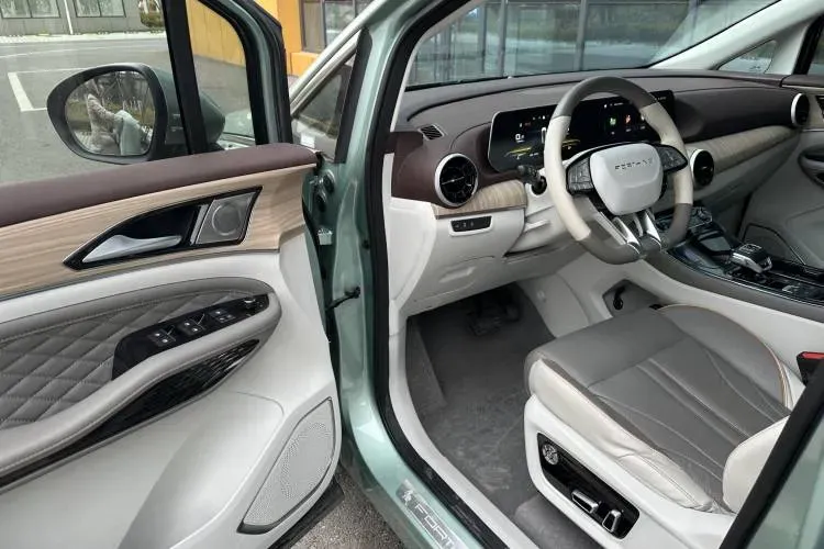 2022 DongFeng Forthing Yacht 1.5T 197HP L4 7DCT,autocango,china used car exporter,china ev exporter,chinese used car exporter,chinese used ev exporter