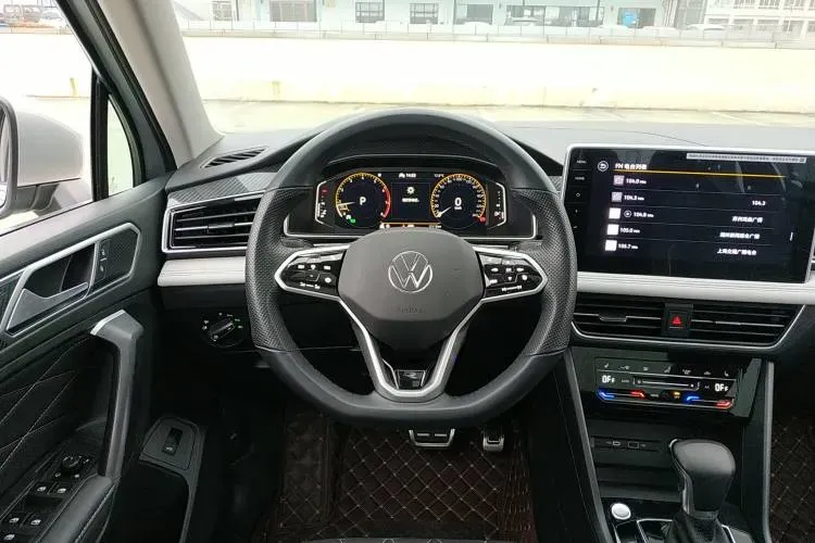 2022 Volkswagen Tiguan L 2.0T 186HP L4 7DCT,autocango,china used car exporter,china ev exporter,chinese used car exporter,chinese used ev exporter