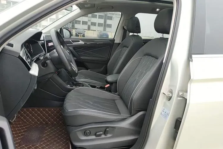 2022 Volkswagen Tiguan L 2.0T 186HP L4 7DCT,autocango,china used car exporter,china ev exporter,chinese used car exporter,chinese used ev exporter