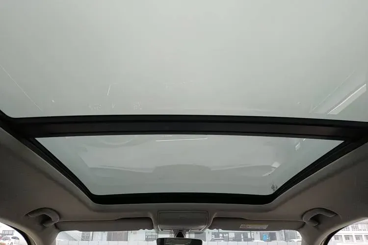 2022 Volkswagen Tiguan L 2.0T 186HP L4 7DCT,autocango,china used car exporter,china ev exporter,chinese used car exporter,chinese used ev exporter