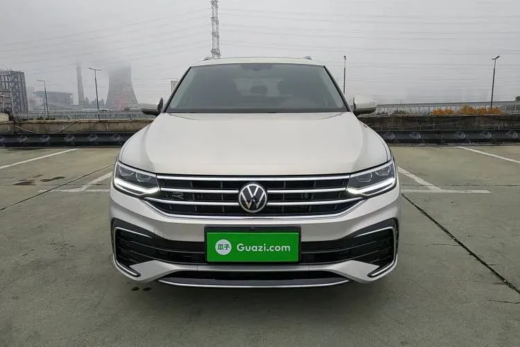 2022 Volkswagen Tiguan L 2.0T 186HP L4 7DCT,autocango,china used car exporter,china ev exporter,chinese used car exporter,chinese used ev exporter