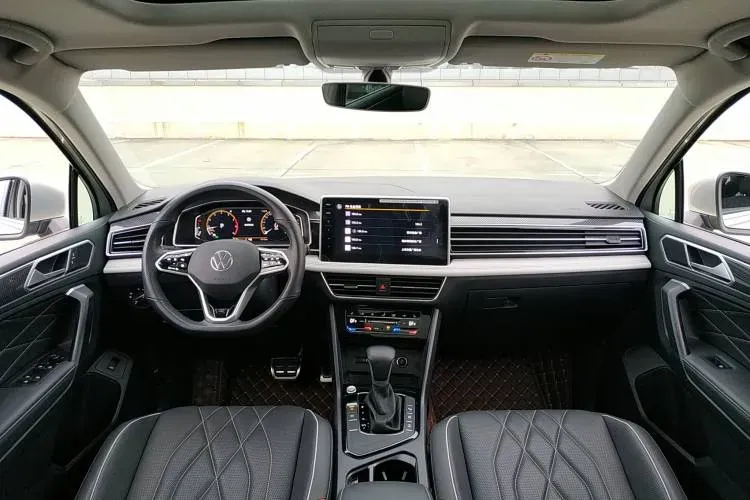 2022 Volkswagen Tiguan L 2.0T 186HP L4 7DCT,autocango,china used car exporter,china ev exporter,chinese used car exporter,chinese used ev exporter